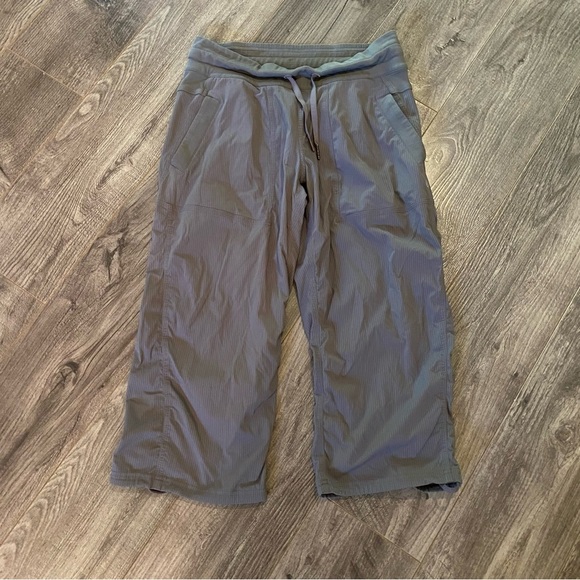 Lululemon Dance Studio crops grey size 6 unlined - Picture 5 of 9